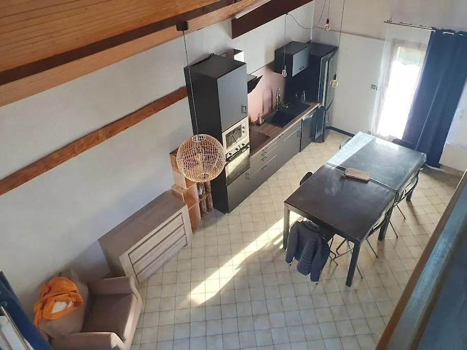 Spacieux Logement Idealement Situe Saint Avre la Chambre 프랑스